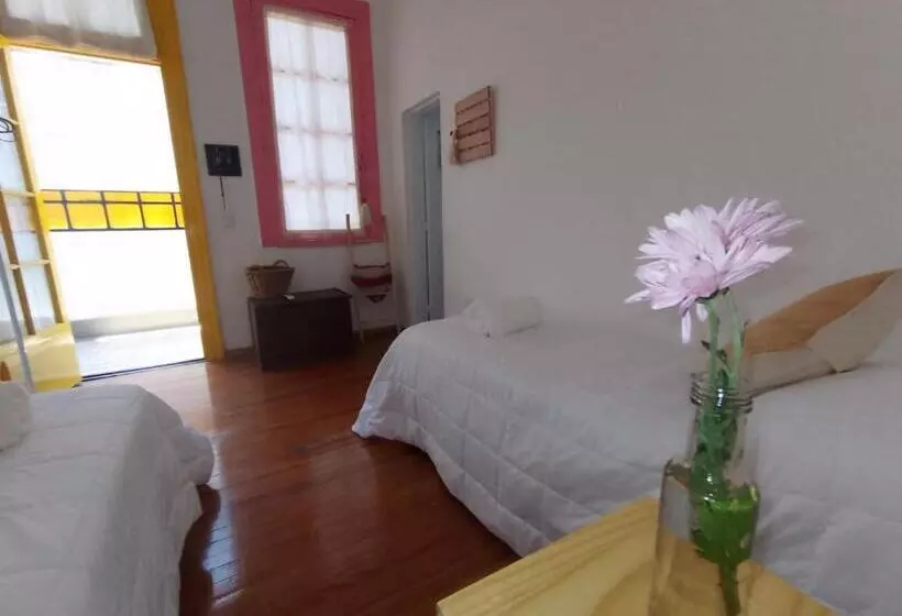 تختخواب و صبحانه Aristobulo