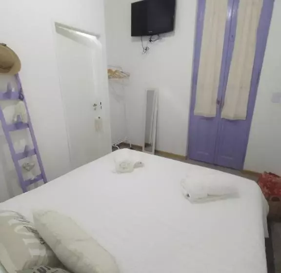 تختخواب و صبحانه Aristobulo