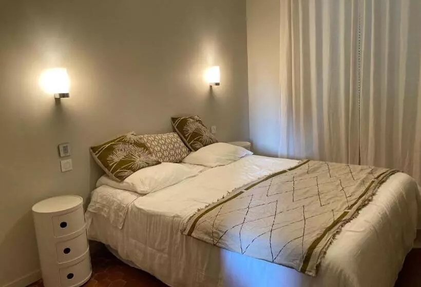 تختخواب و صبحانه La Villa Des Amandiers