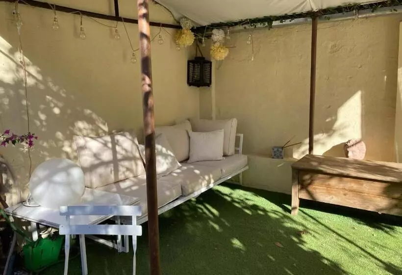 تختخواب و صبحانه La Villa Des Amandiers