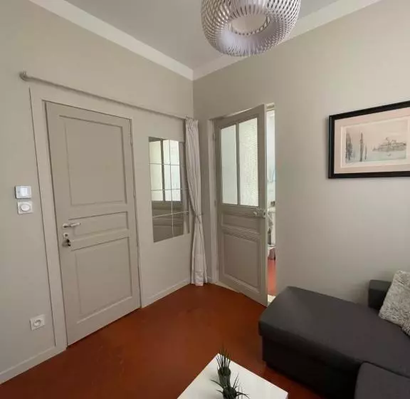 تختخواب و صبحانه La Villa Des Amandiers