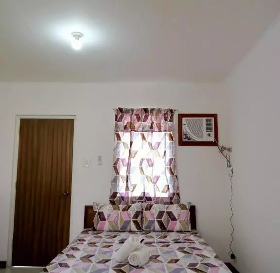 ホテル __aplaridel Inn Suites__