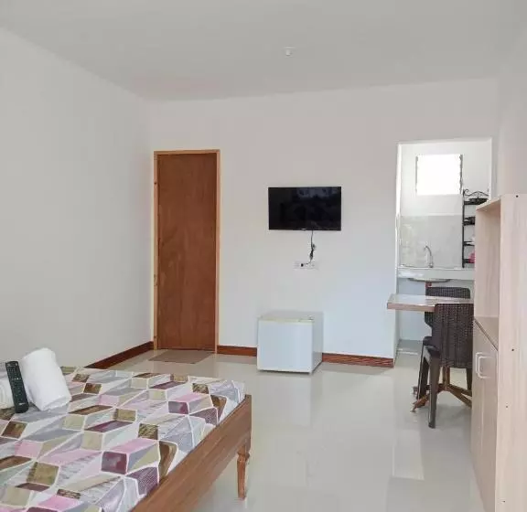ホテル __aplaridel Inn Suites__