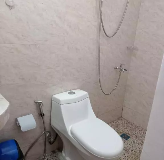 ホテル __aplaridel Inn Suites__