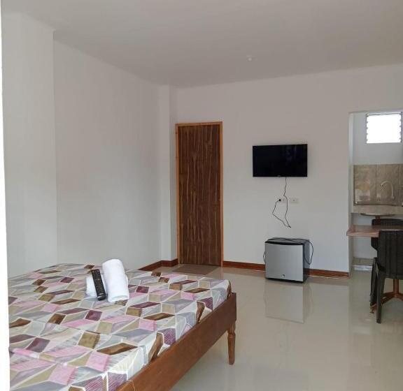 호텔 __aplaridel Inn Suites__