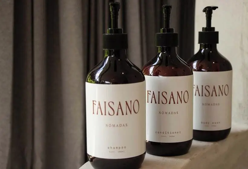 ホテル Faisano Nomadas
