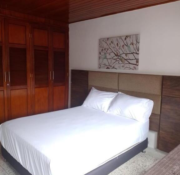 בית מלון כפרי Med Suites 94