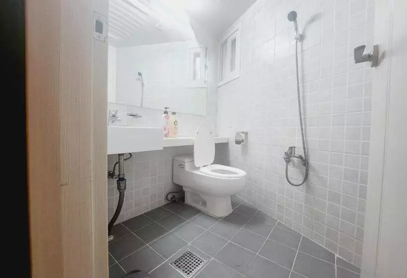 هتل Olive Hostel R