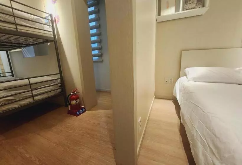 هتل Olive Hostel R