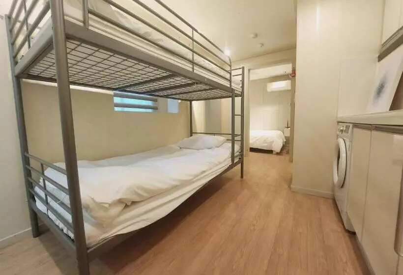 هتل Olive Hostel R