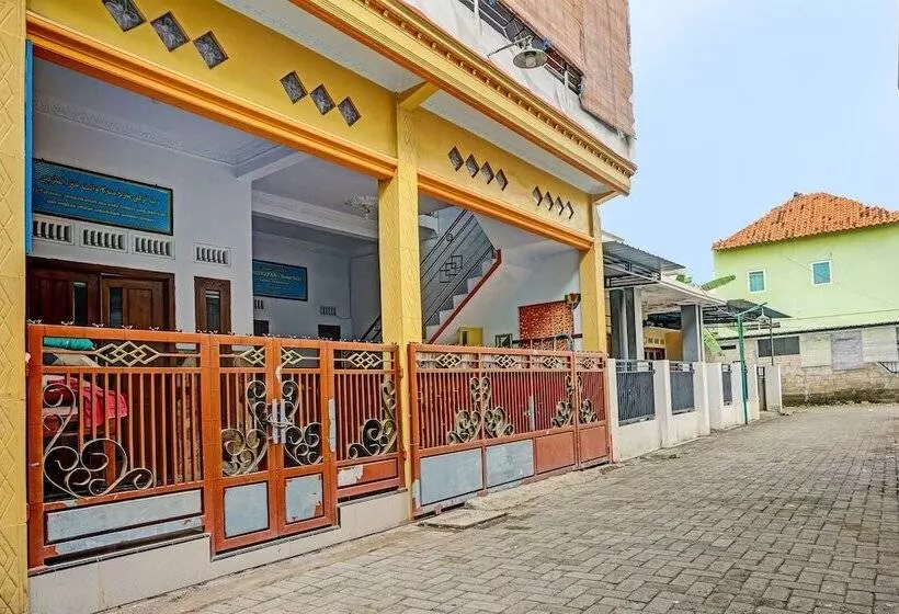 ホテル Oyo 91928 Noril Haromain Homestay Syariah