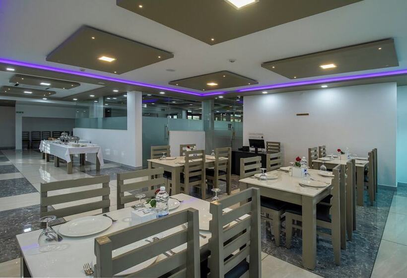 בית מלון כפרי Treebo Trend Chembra Residency