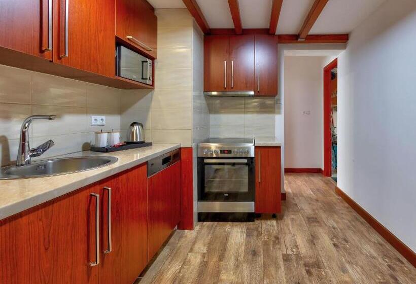 استراحتگاه Forest Lodges