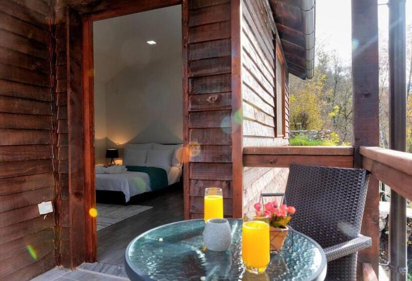 استراحتگاه Forest Lodges