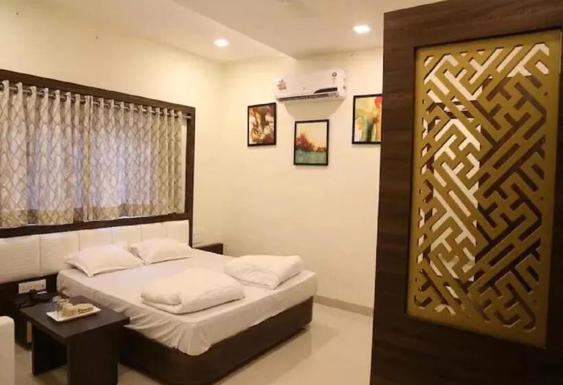 Hotel Gopal, Khargone