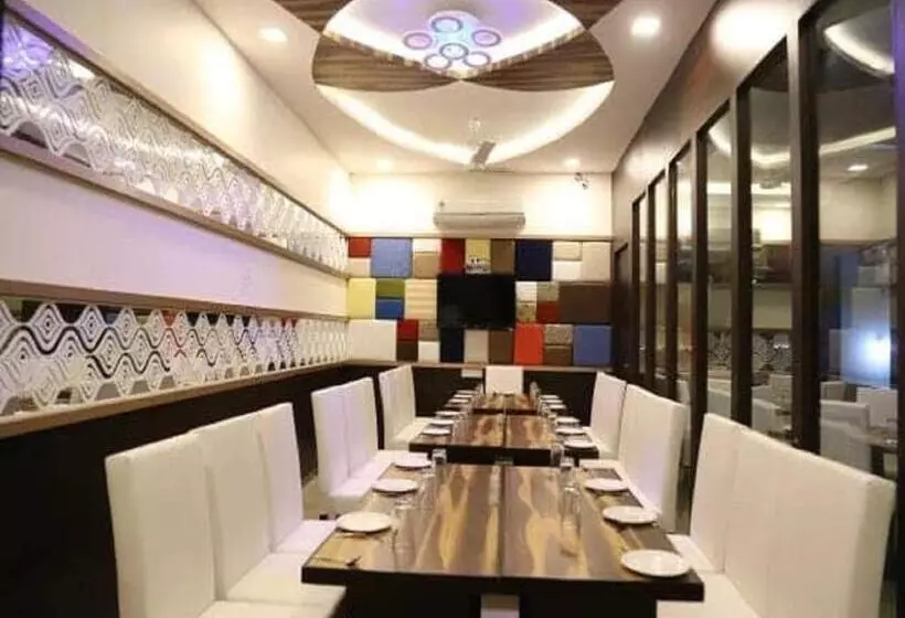 Hotel Gopal, Khargone