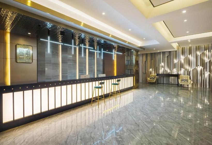 Otel Jiuzhaigou Cloudy