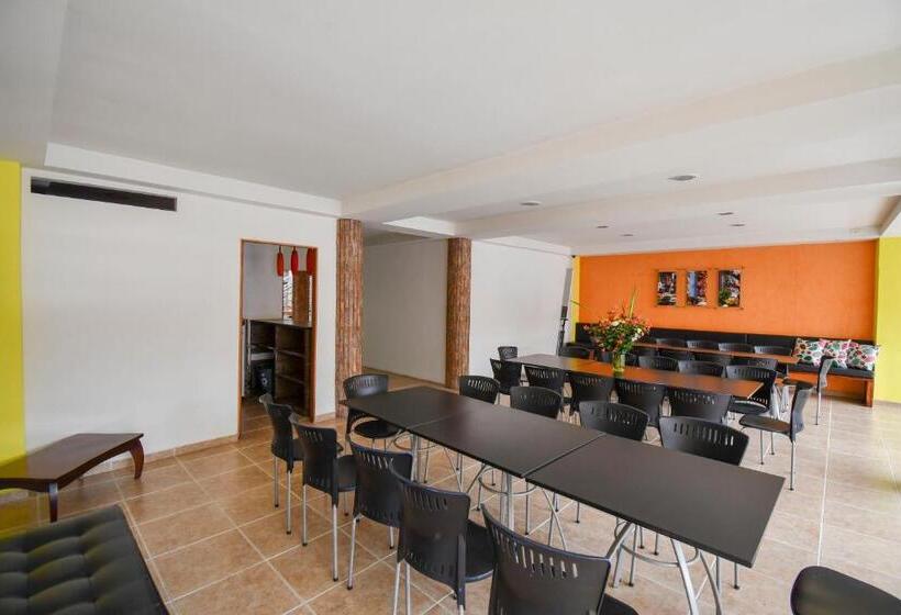 Hotel Monarca Armenia