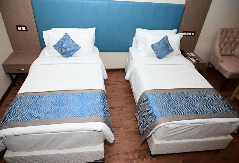 Hotel Pipul Padmaja Pride