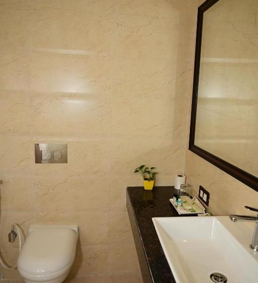 Hotel Pipul Padmaja Pride