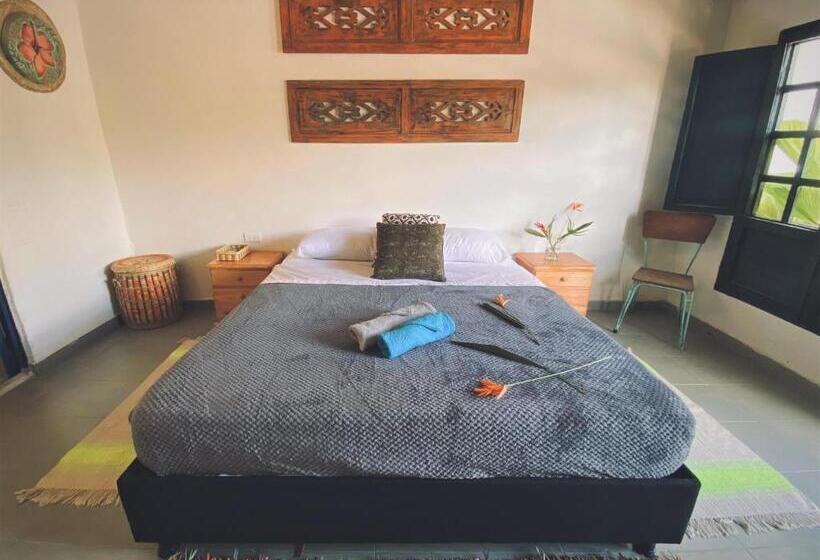 هتل Renasci Palomino