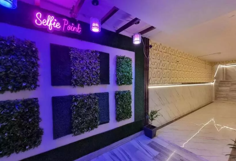 ホテル Shanti Grand Inn