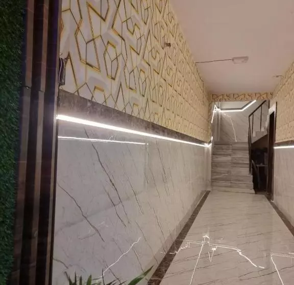 ホテル Shanti Grand Inn