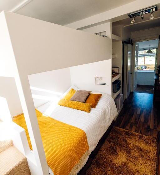 膳宿费 Bijou Annexe, Sea View, Private Entrance & Parking   Folkestone