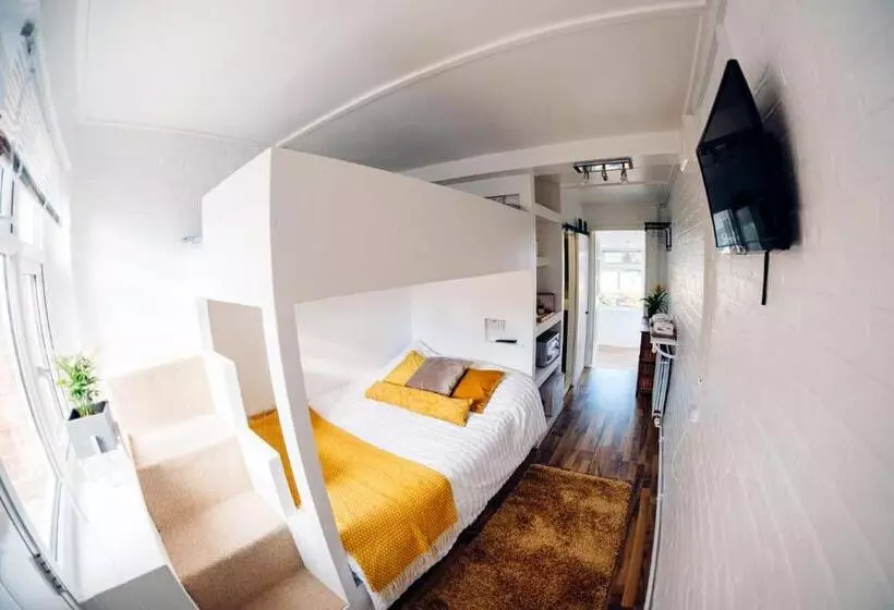 پانسیون Bijou Annexe, Sea View, Private Entrance & Parking   Folkestone