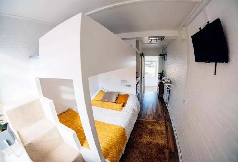 پانسیون Bijou Annexe, Sea View, Private Entrance & Parking   Folkestone