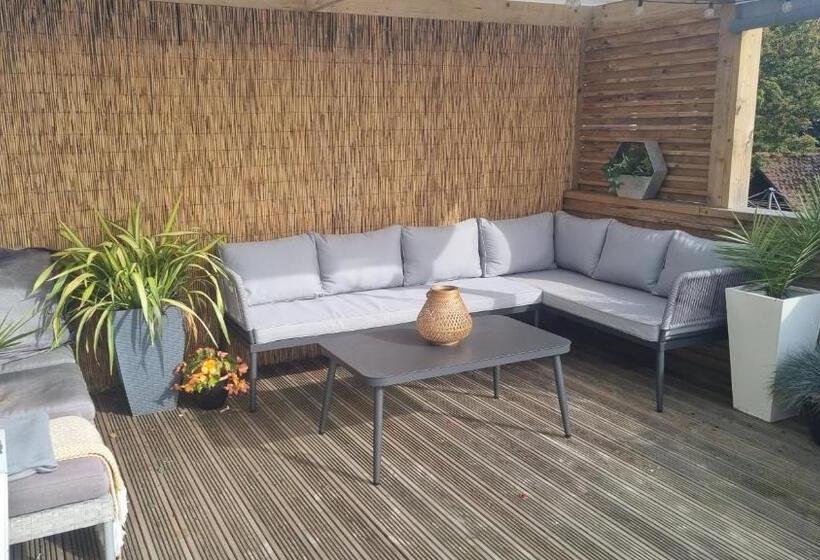 膳宿费 Bijou Annexe, Sea View, Private Entrance & Parking   Folkestone