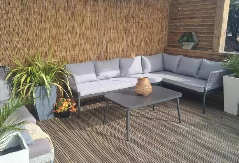 پانسیون Bijou Annexe, Sea View, Private Entrance & Parking   Folkestone