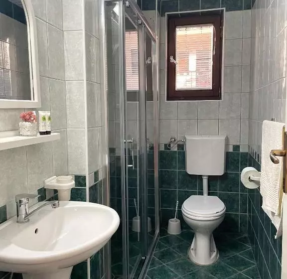 پانسیون Apartments Serafimoski