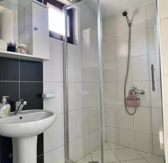 پانسیون Apartments Serafimoski
