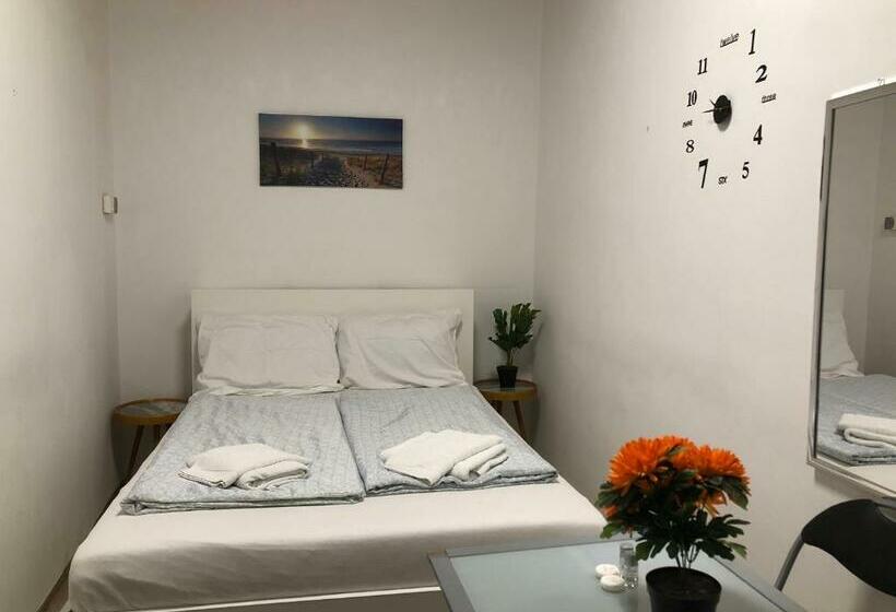 펜션 Joyful Shared Apt. @ Millenium Tower And Danube River