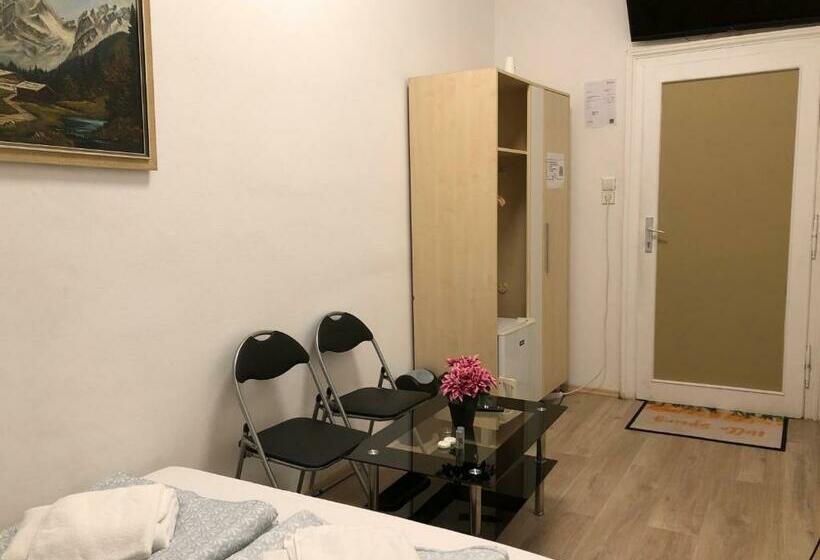 펜션 Joyful Shared Apt. @ Millenium Tower And Danube River