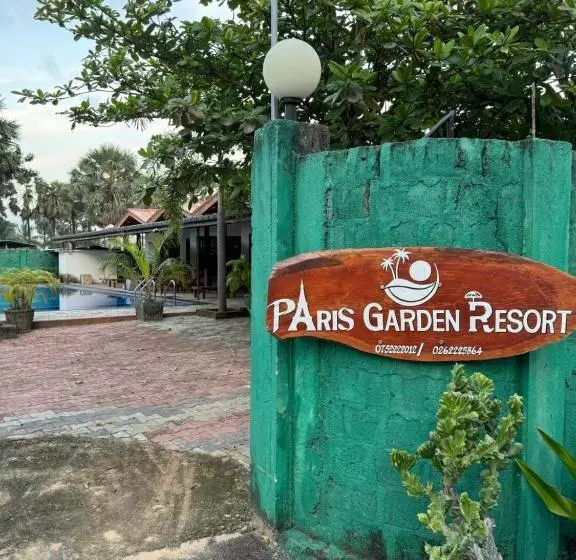 پانسیون Paris Garden Resort