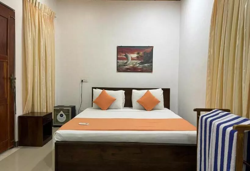 پانسیون Paris Garden Resort