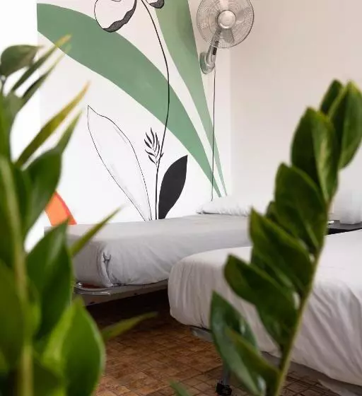 Retkeilymaja Ocean Nomads Coworking