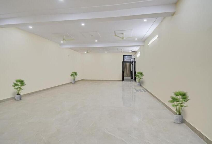 Отель Green Apple