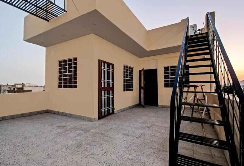 Отель Green Apple