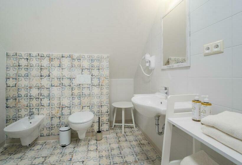 Отель Arkady Hof