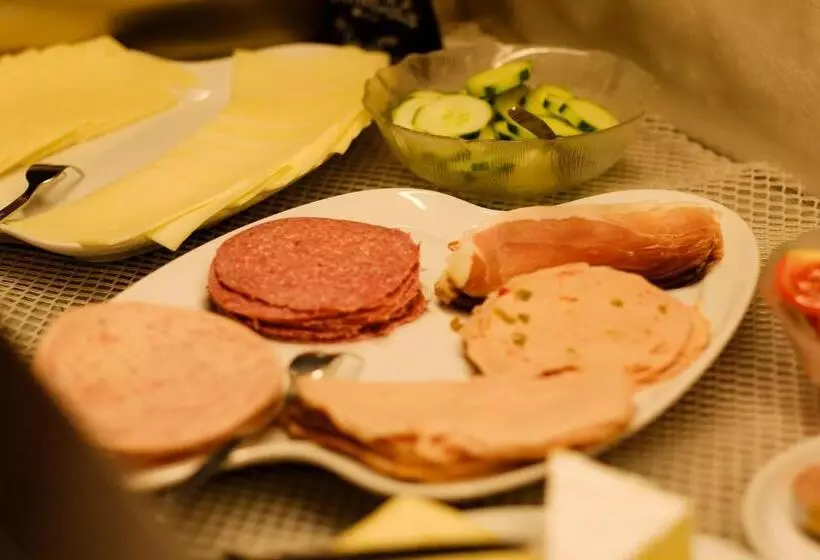 Hotelli Berggasthof Hörnerhaus