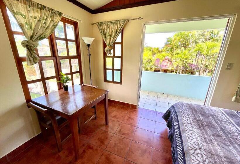 هتل کپسول Brisa Del Mar