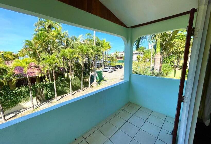 هتل کپسول Brisa Del Mar