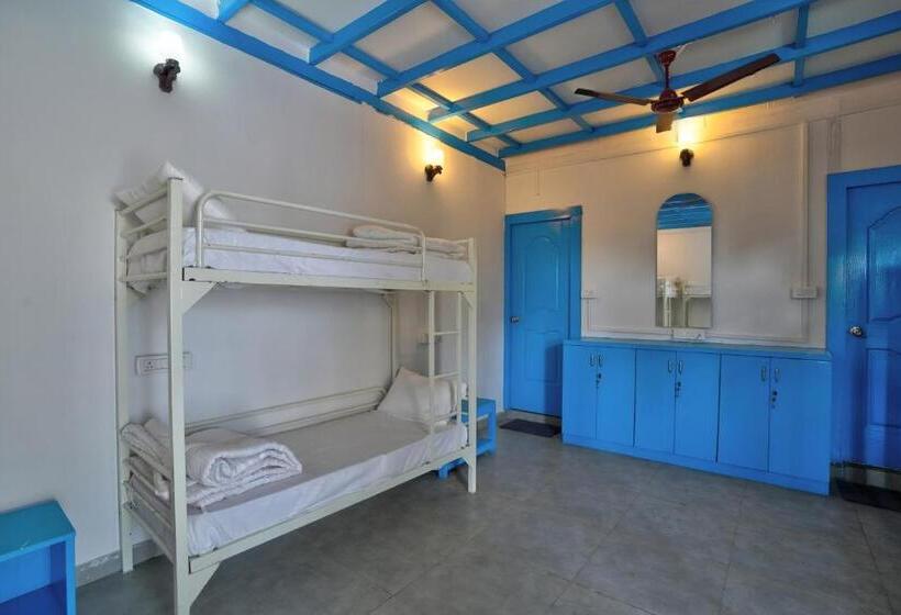 هتل Mandrem Retreat Beach Resort