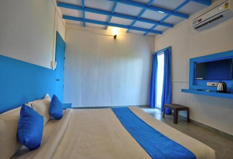 هتل Mandrem Retreat Beach Resort