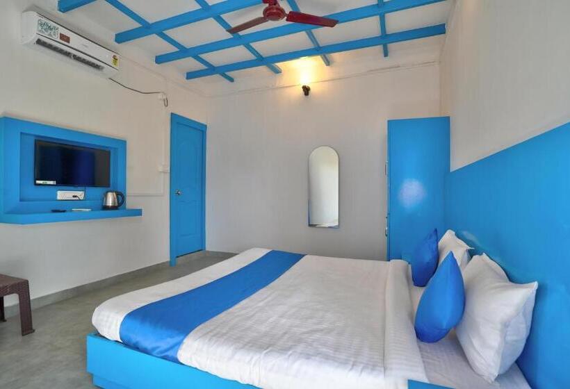 هتل Mandrem Retreat Beach Resort