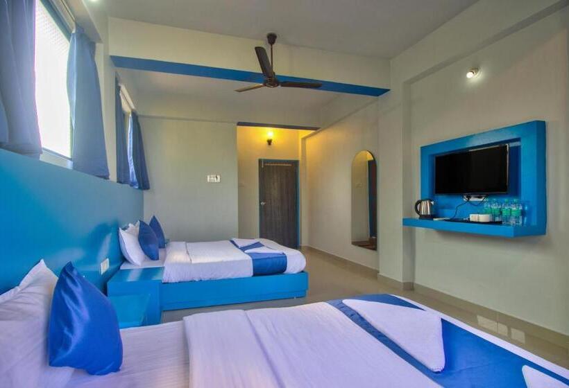 هتل Mandrem Retreat Beach Resort