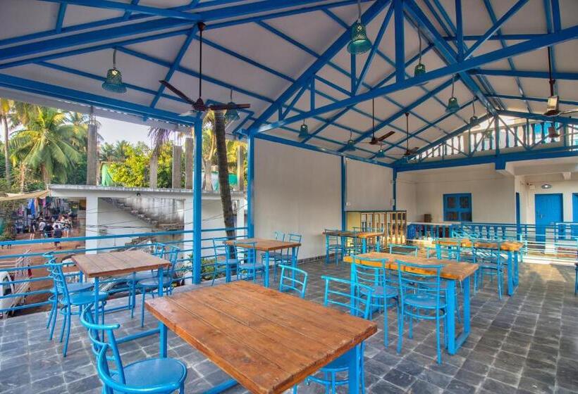 هتل Mandrem Retreat Beach Resort
